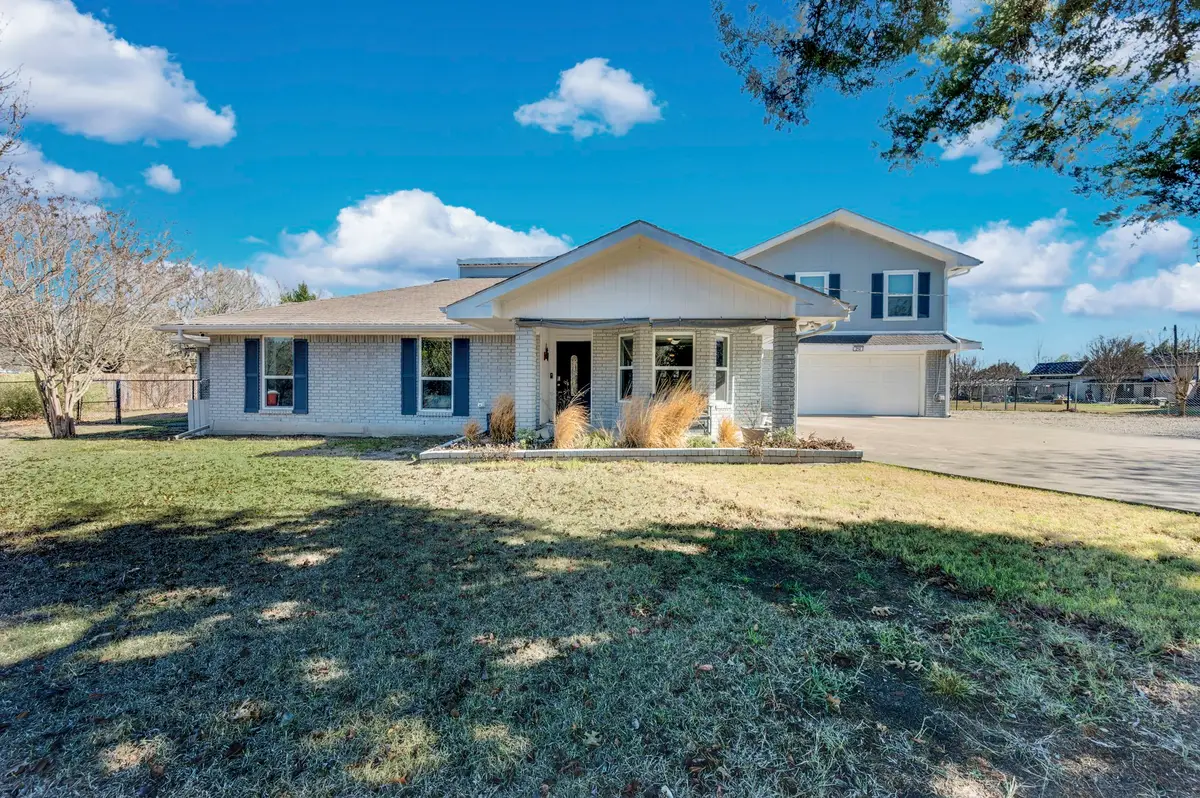 214 Twin Lakes Drive, Waxahachie, TX 75165 - Image #1