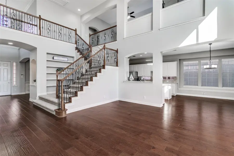 869 Winchester Drive, Lewisville, TX 75056 - Image #3