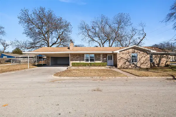109 E Williams Street, Bowie, TX 76230