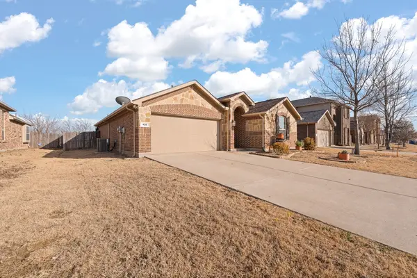 425 Peach Lane, Burleson, TX 76028
