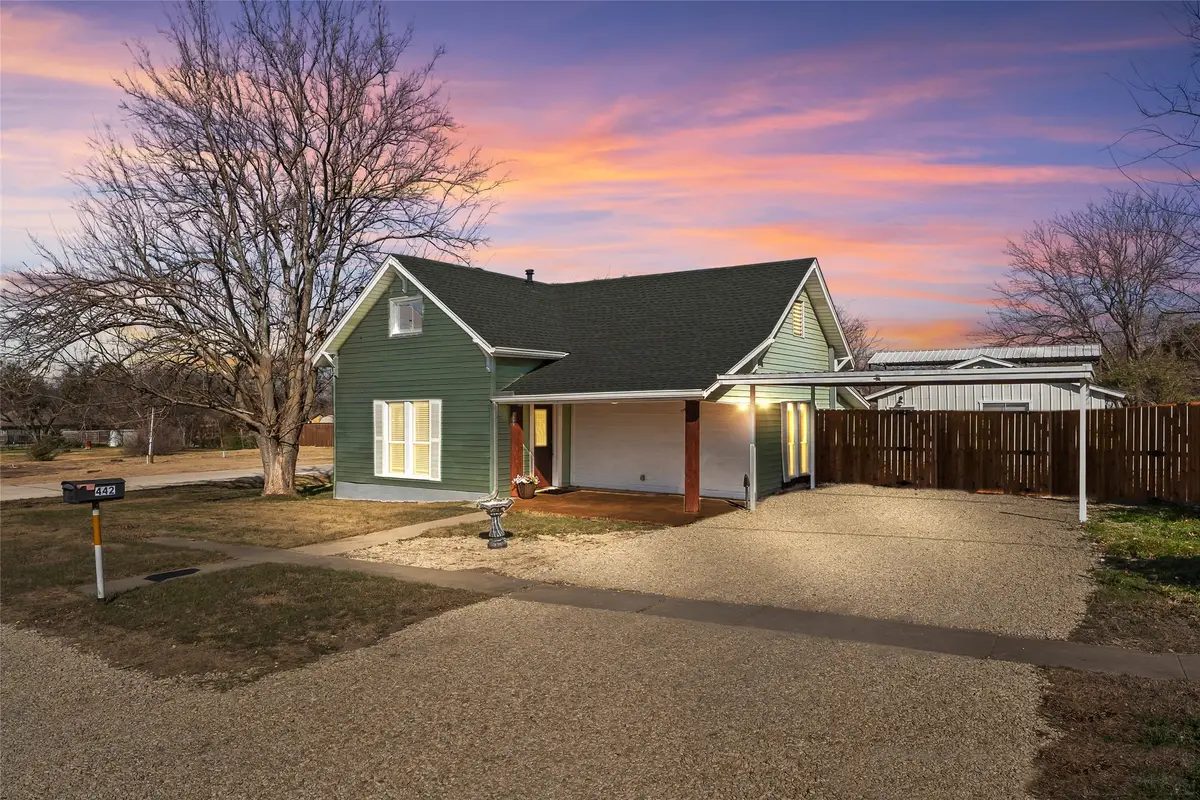442 W Mccart Street, Krum, TX 76249 - Image #1