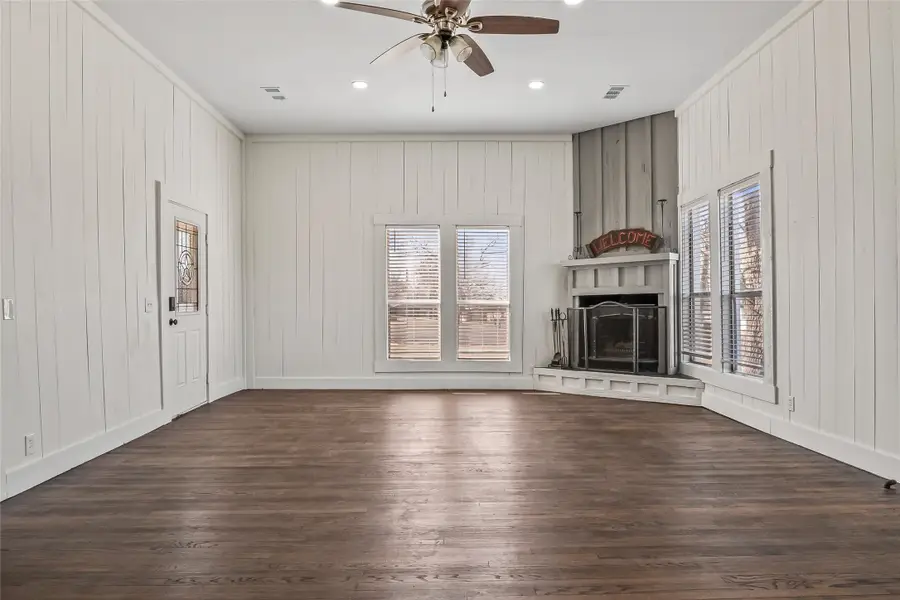 442 W Mccart Street, Krum, TX 76249 - Image #3