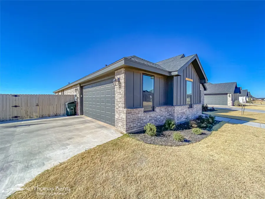 6818 Windmill Grass Lane, Abilene, TX 79606 - Image #2