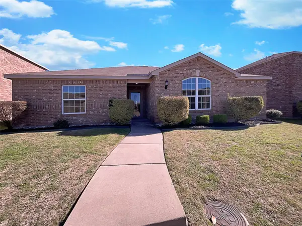 1006 Barrymore Lane, Duncanville, TX 75137