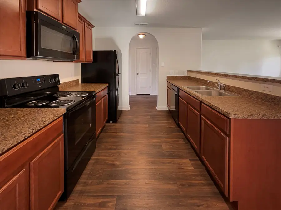 1006 Barrymore Lane, Duncanville, TX 75137 - Image #2