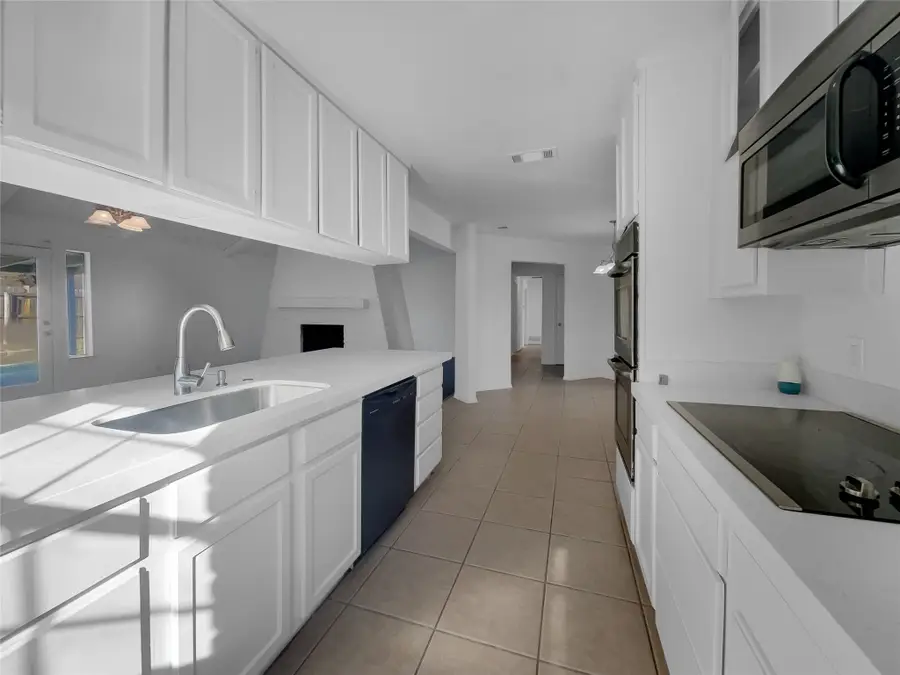 3902 San Miguel Court, Arlington, TX 76016 - Image #2