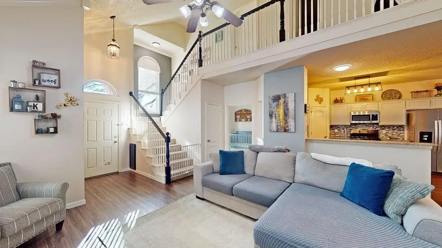 3805 Braxton Lane, Flower Mound, TX 75028 - Image #2