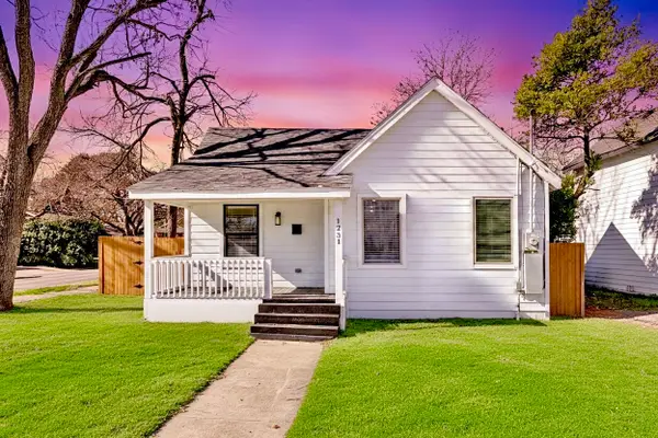 1231 S Edgefield Avenue, Dallas, TX 75208