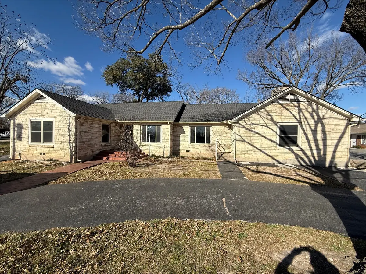 408 W Walnut Street, Decatur, TX 76234 - #1