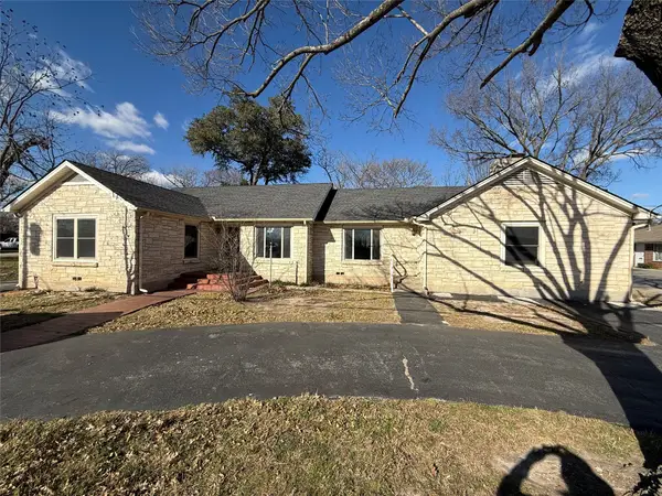408 W Walnut Street, Decatur, TX 76234