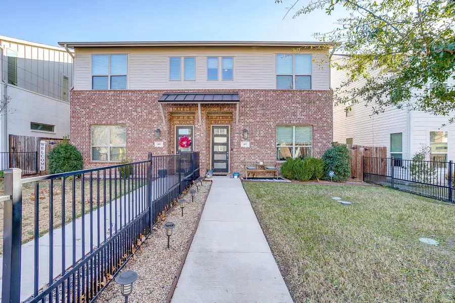 207 Athenia Drive, Fort Worth, TX 76114 - Image #2