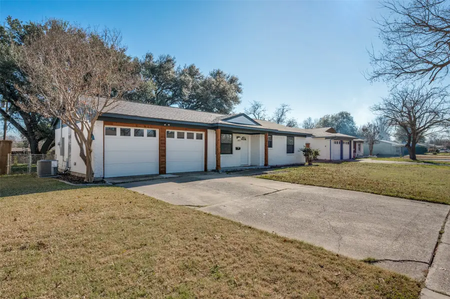 13710 Charcoal Lane, Farmers Branch, TX 75234 - Image #3