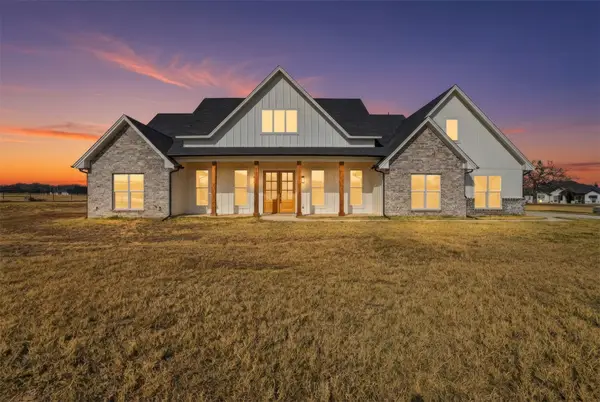 1081 Paradise Parkway, Poolville, TX 76487