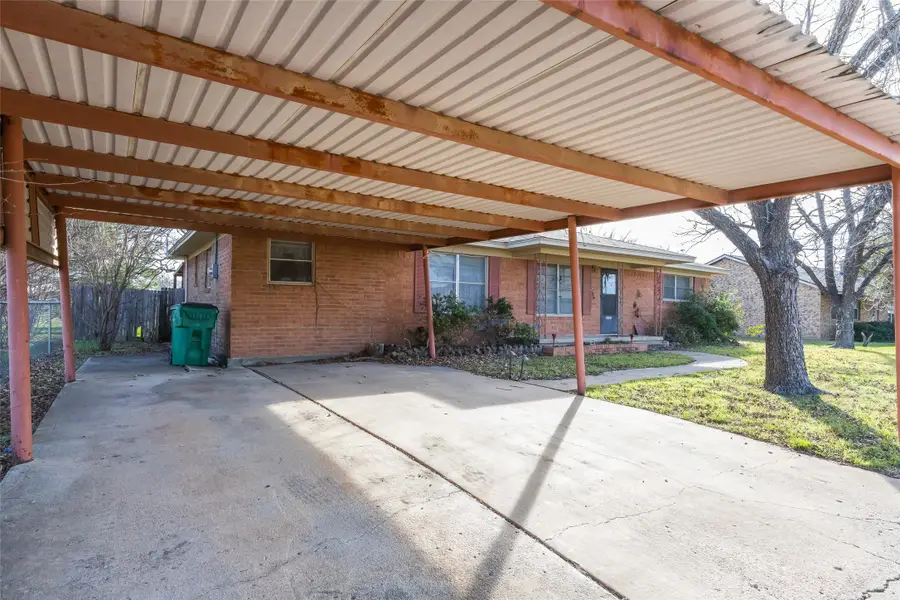 2107 Guadalupe Street, Coleman, TX 76834 - #3