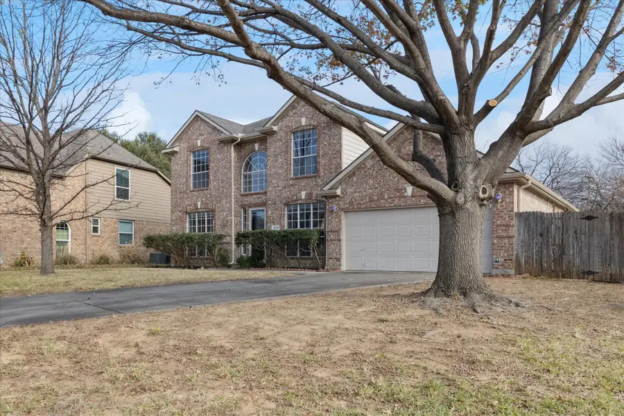 2300 Caldwell Drive, Bedford, TX 76021 - Image #2