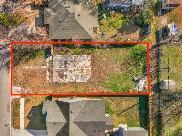 1020 E Lowden, Fort Worth, TX 76104