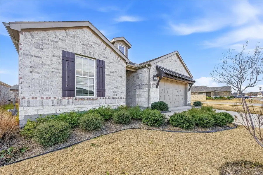 300 Sleepy Willow Lane, McKinney, TX 75071 - Image #2