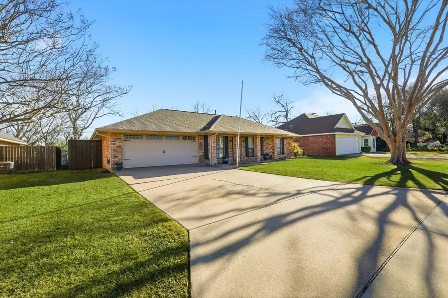 210 Morene Avenue, Waxahachie, TX 75165 - Image #2