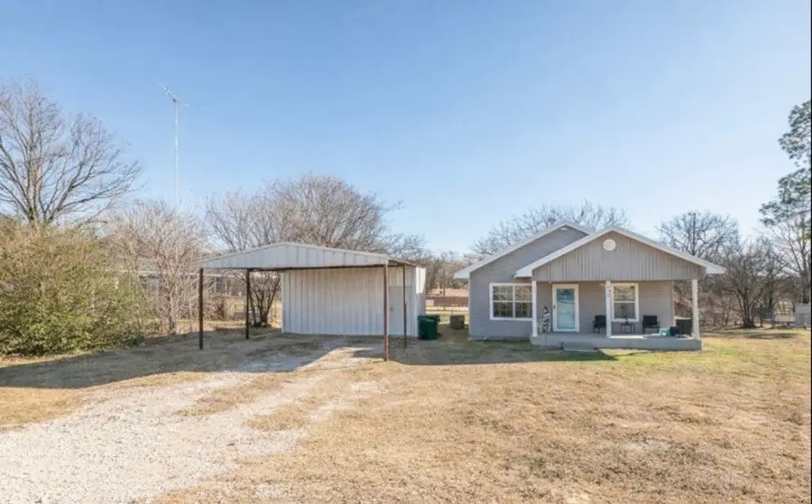 180 Trail Drive, Bowie, TX 76230 - Image #2