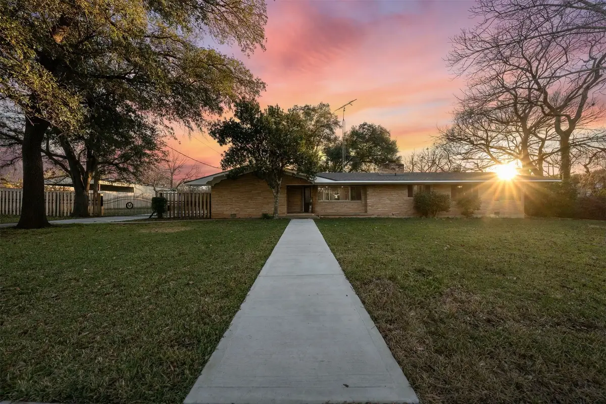 506 E Avenue G, Valley Mills, TX 76689 - Image #1