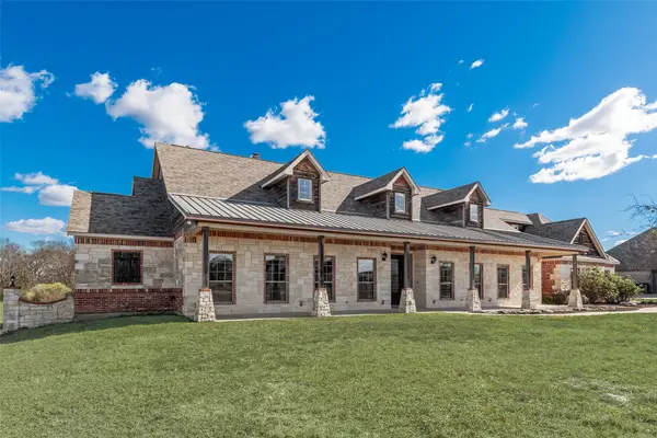 1088 Shadow Lakes Drive, Wills Point, TX 75169