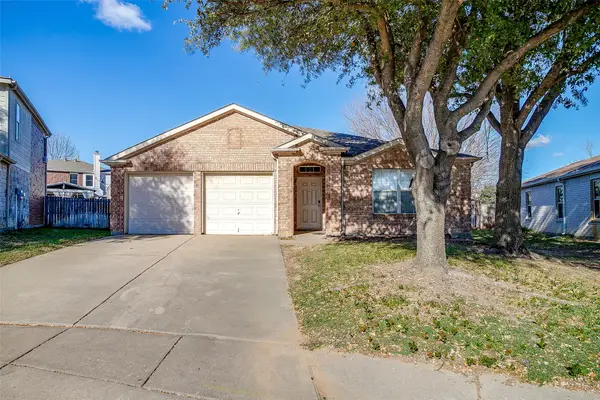 1208 Rocky Top Circle, Saginaw, TX 76131