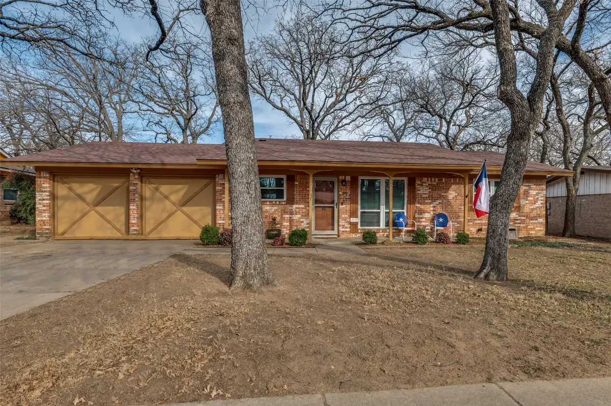 37 Regents Park, Bedford, TX 76022 - Image #1
