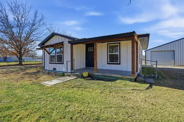 414 Fannin Street, Millsap, TX 76066
