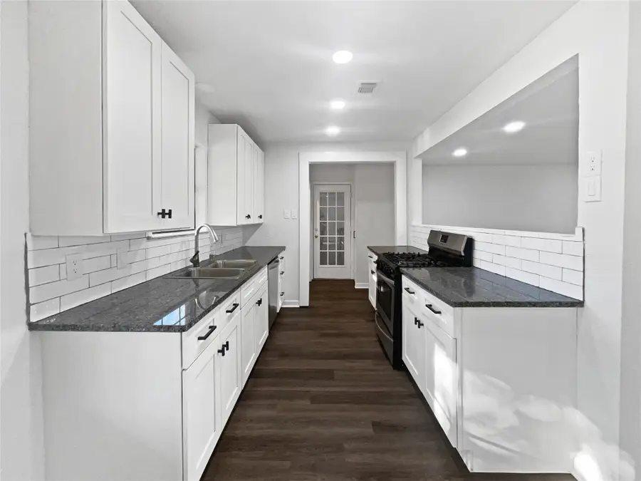 464 W Fulton Street, Van Alstyne, TX 75495 - #2