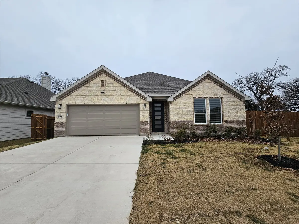 605 Begonia Drive, Azle, TX 76029 - #1
