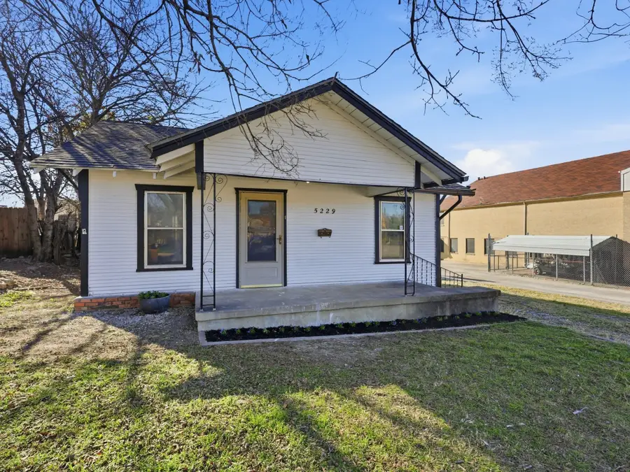 5229 Kilpatrick Avenue, Fort Worth, TX 76107 - Image #2