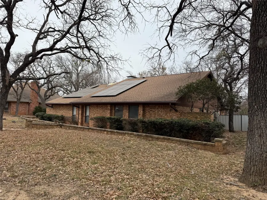 703 E Murco Drive, Mineral Wells, TX 76067 - Image #3