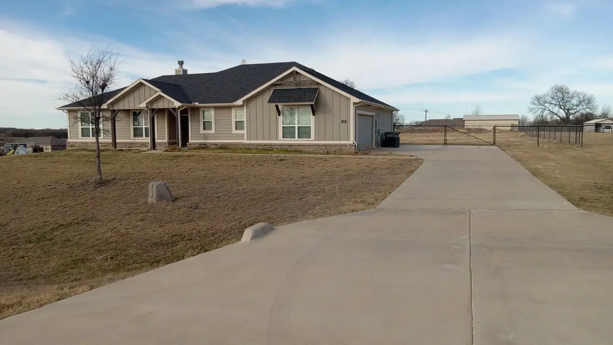 128 Spring Creek Circle, Paradise, TX 76073 - Image #1