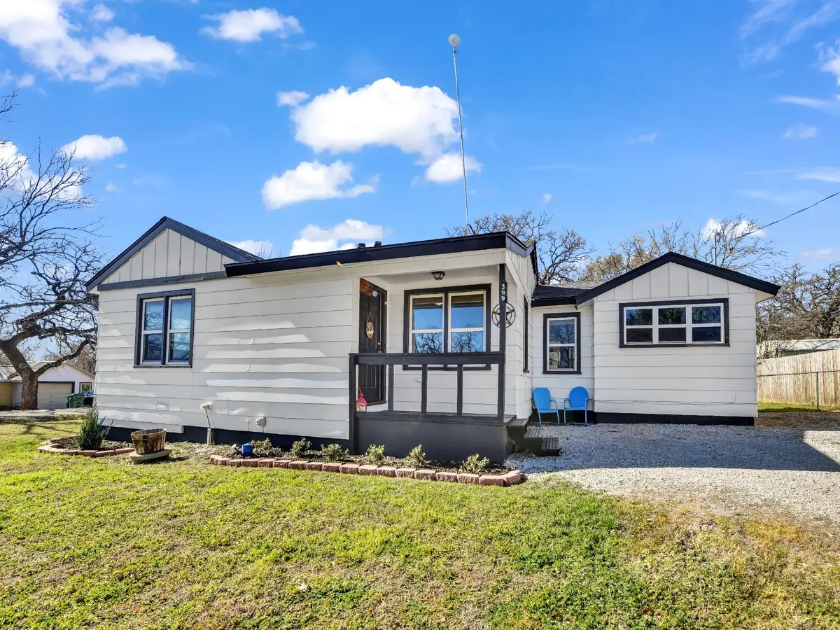 309 N Cedar Street, Springtown, TX 76082 - #1