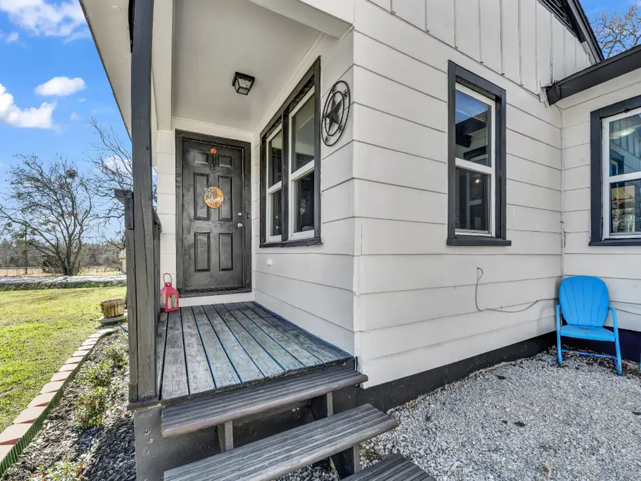 309 N Cedar Street, Springtown, TX 76082 - #2