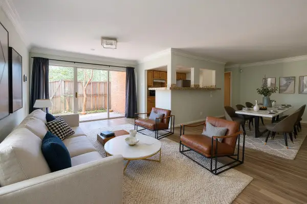 570 E Avenue J #B, Grand Prairie, TX 75050