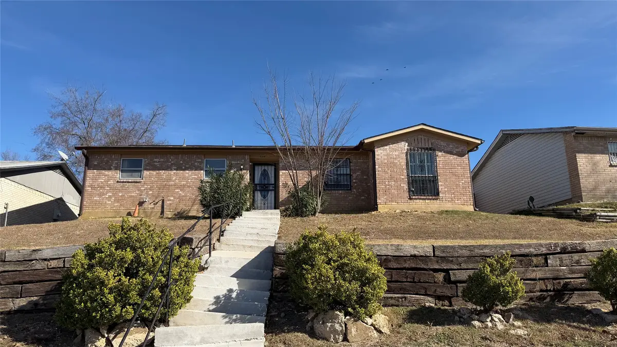 624 Botany Bay Drive, Dallas, TX 75211 - Image #1