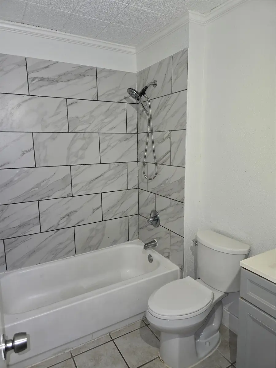 805 Brookshire Circle, Garland, TX 75043 - Image #3