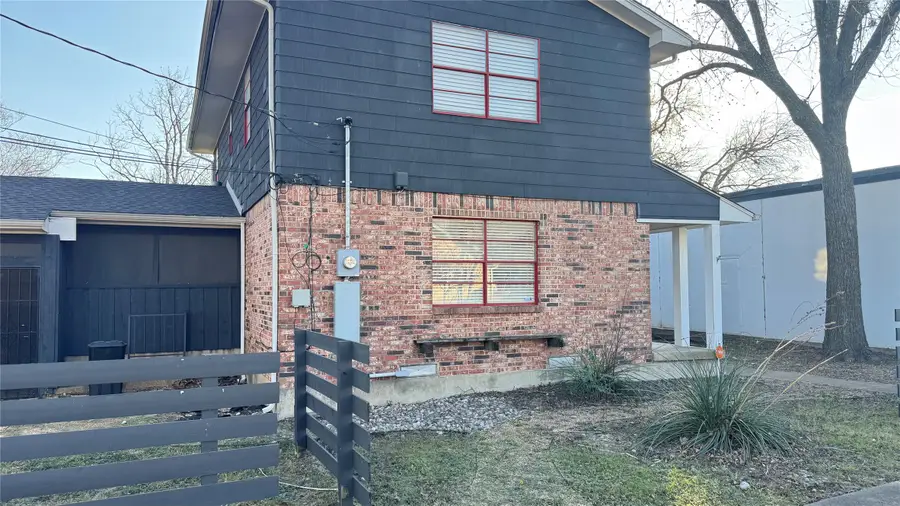 114 Wes Jespersen Way, Duncanville, TX 75116 - Image #2