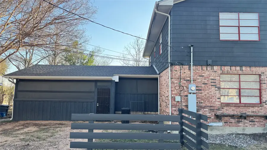 114 Wes Jespersen Way, Duncanville, TX 75116 - Image #3