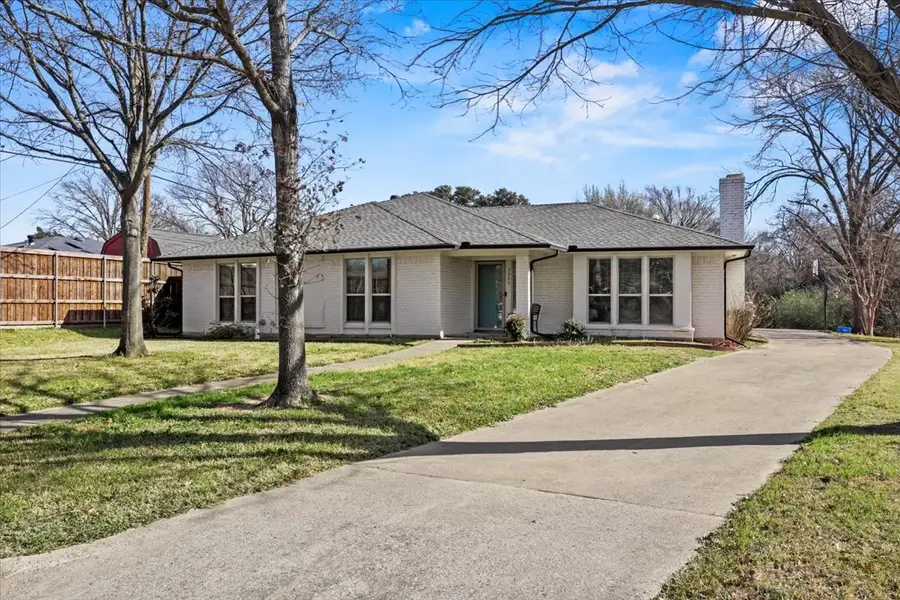 2040 Casa Loma Court, Grapevine, TX 76051 - Image #2