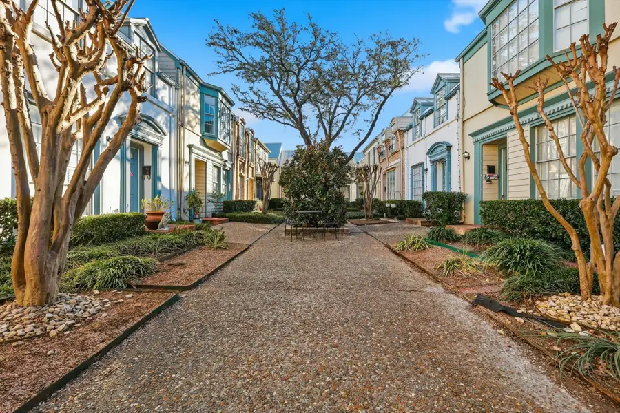 3011 Brockbank Court #B, Dallas, TX 75220 - Image #2
