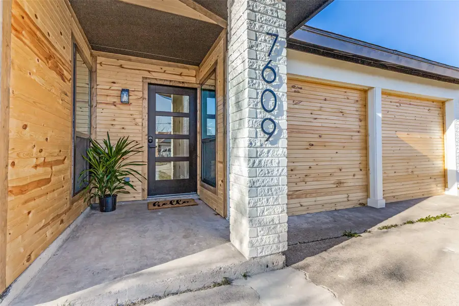 7609 Walnuthill Court, Watauga, TX 76148 - Image #2