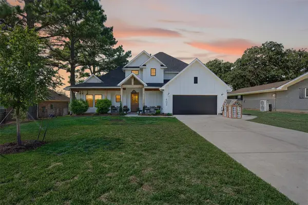 402 Kiowa Drive W, Gainesville, TX 76240