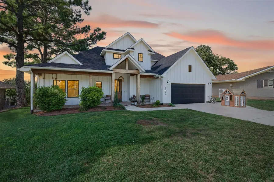 402 Kiowa Drive W, Gainesville, TX 76240 - Image #2