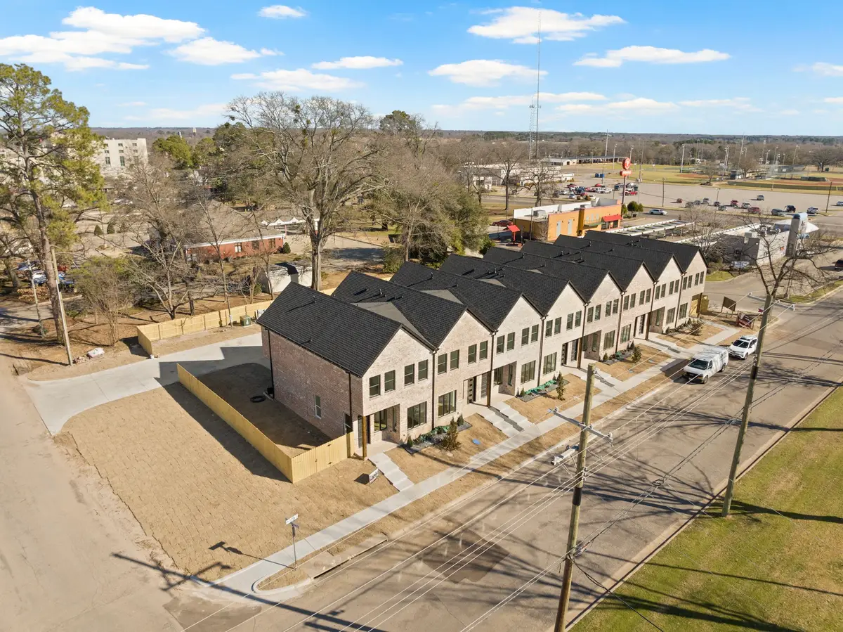 154 W 17th Street, Mount Pleasant, TX 75455 - Image #1