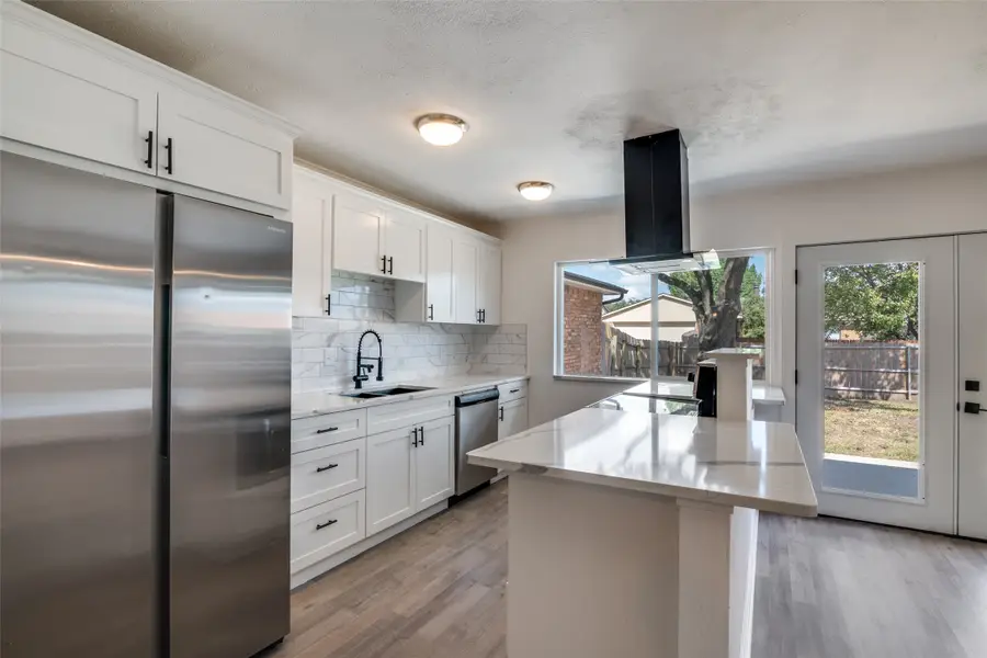 9017 Linda Vista Drive, Rowlett, TX 75088 - Image #3