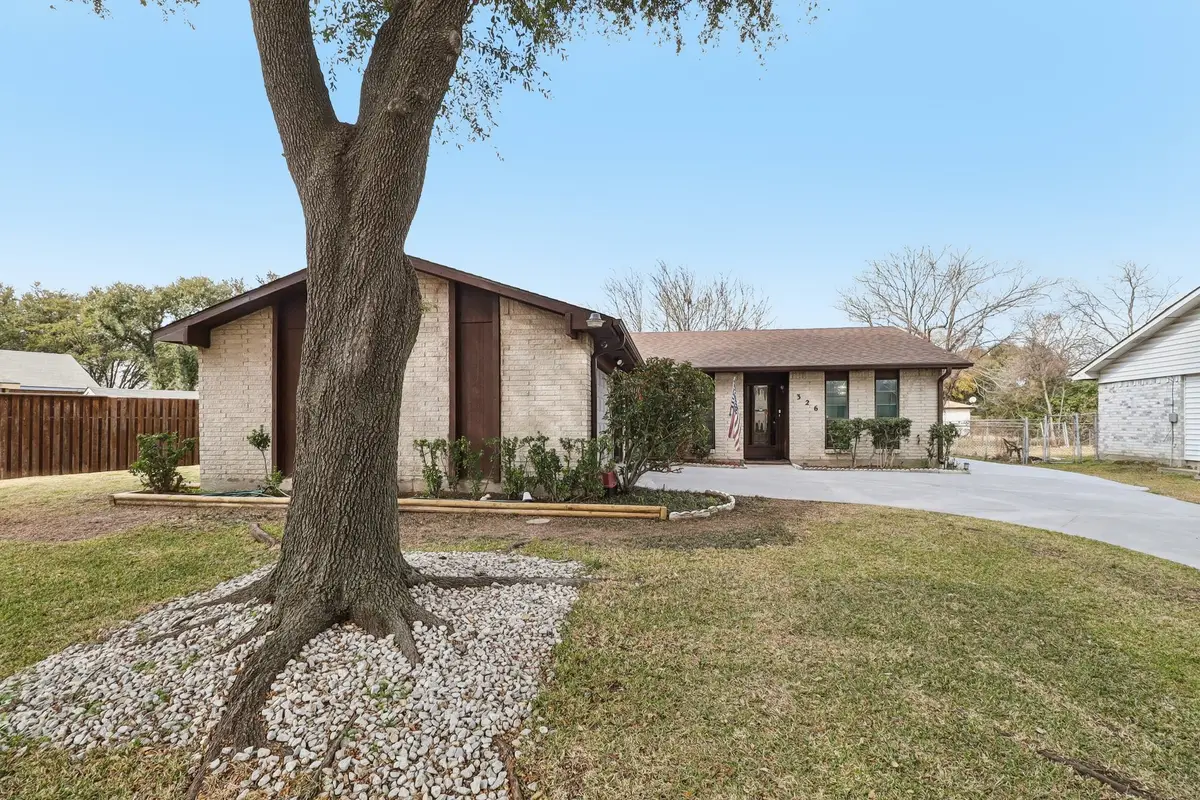 326 E Ferndale Lane, Grand Prairie, TX 75052 - #1