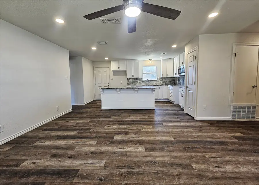 910 Willow Pond Road, Groesbeck, TX 76642 - Image #2