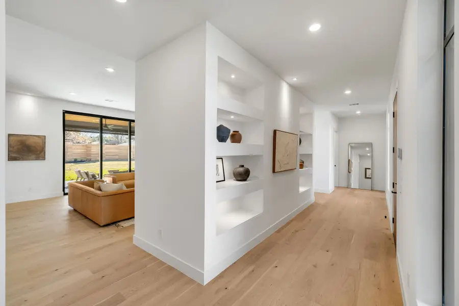 3832 Blue Trace Lane, Farmers Branch, TX 75244 - Image #2